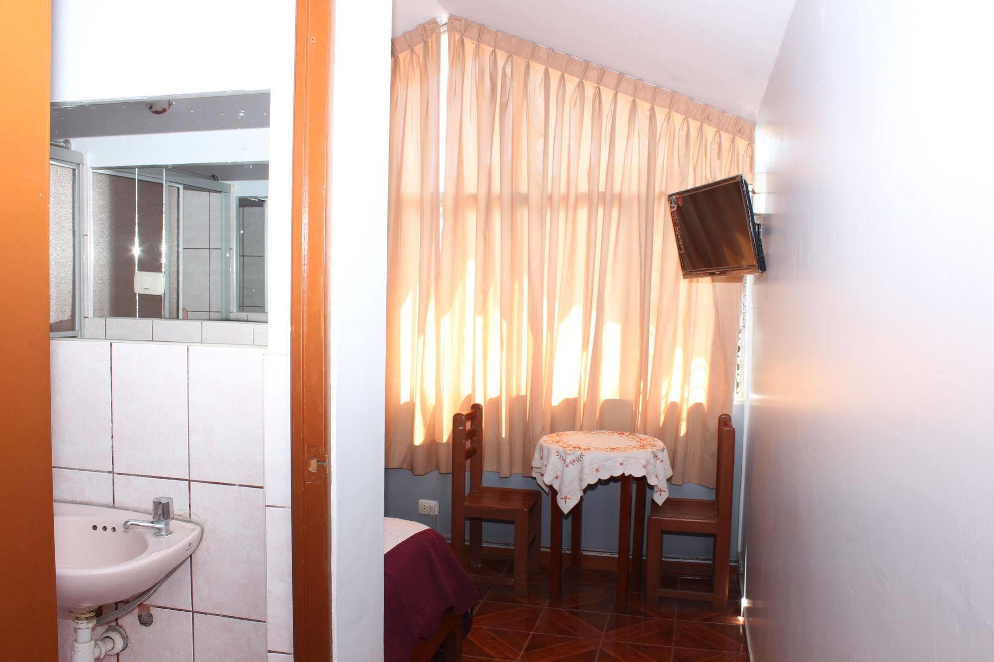 Hostal Las Fresas Lima Airport Callao Exterior foto